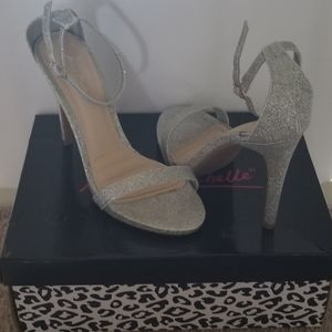 Anne Michelle Silver Heels (Size 7)